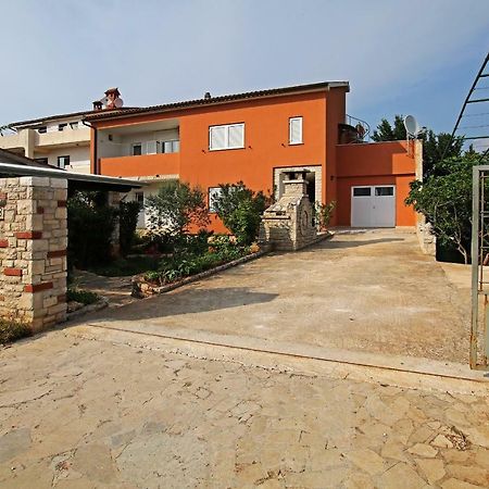 Apartment Valmas Pula Ngoại thất bức ảnh