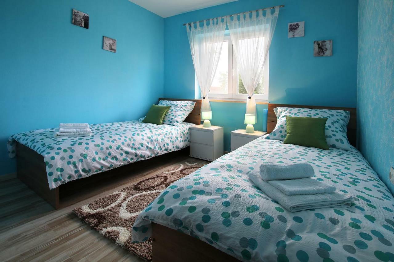 Apartment Valmas Pula Ngoại thất bức ảnh