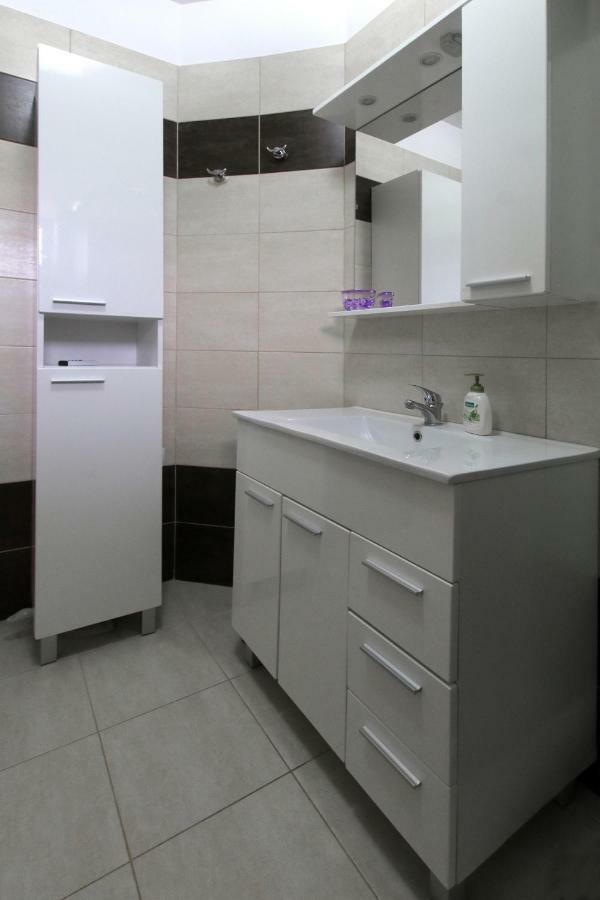 Apartment Valmas Pula Ngoại thất bức ảnh