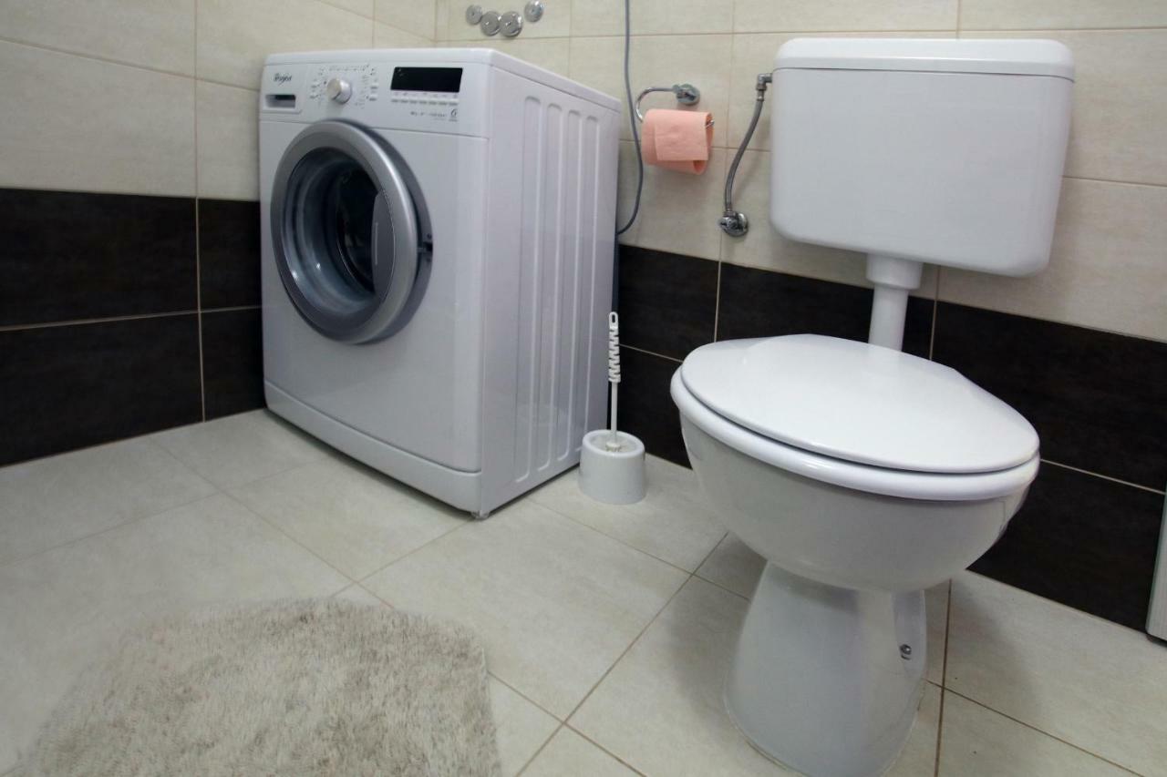 Apartment Valmas Pula Ngoại thất bức ảnh