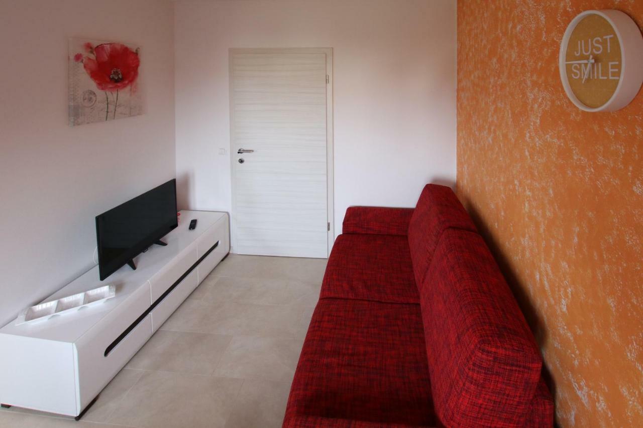 Apartment Valmas Pula Ngoại thất bức ảnh