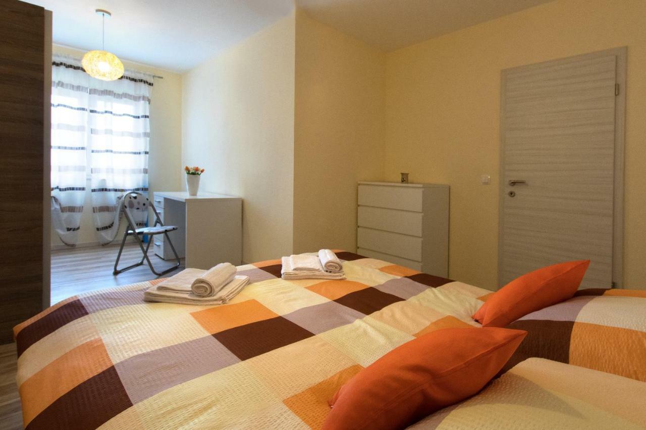 Apartment Valmas Pula Ngoại thất bức ảnh