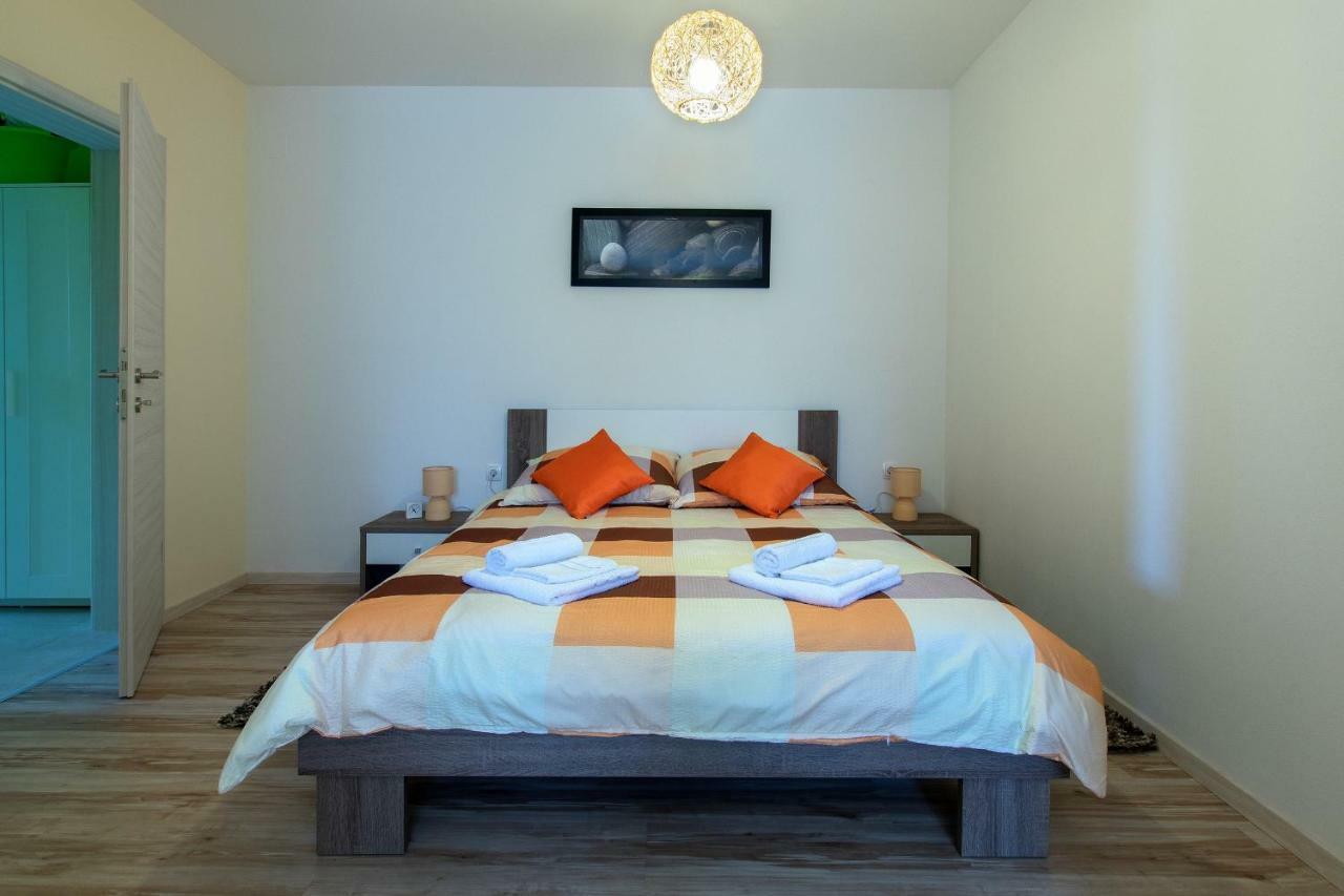 Apartment Valmas Pula Ngoại thất bức ảnh